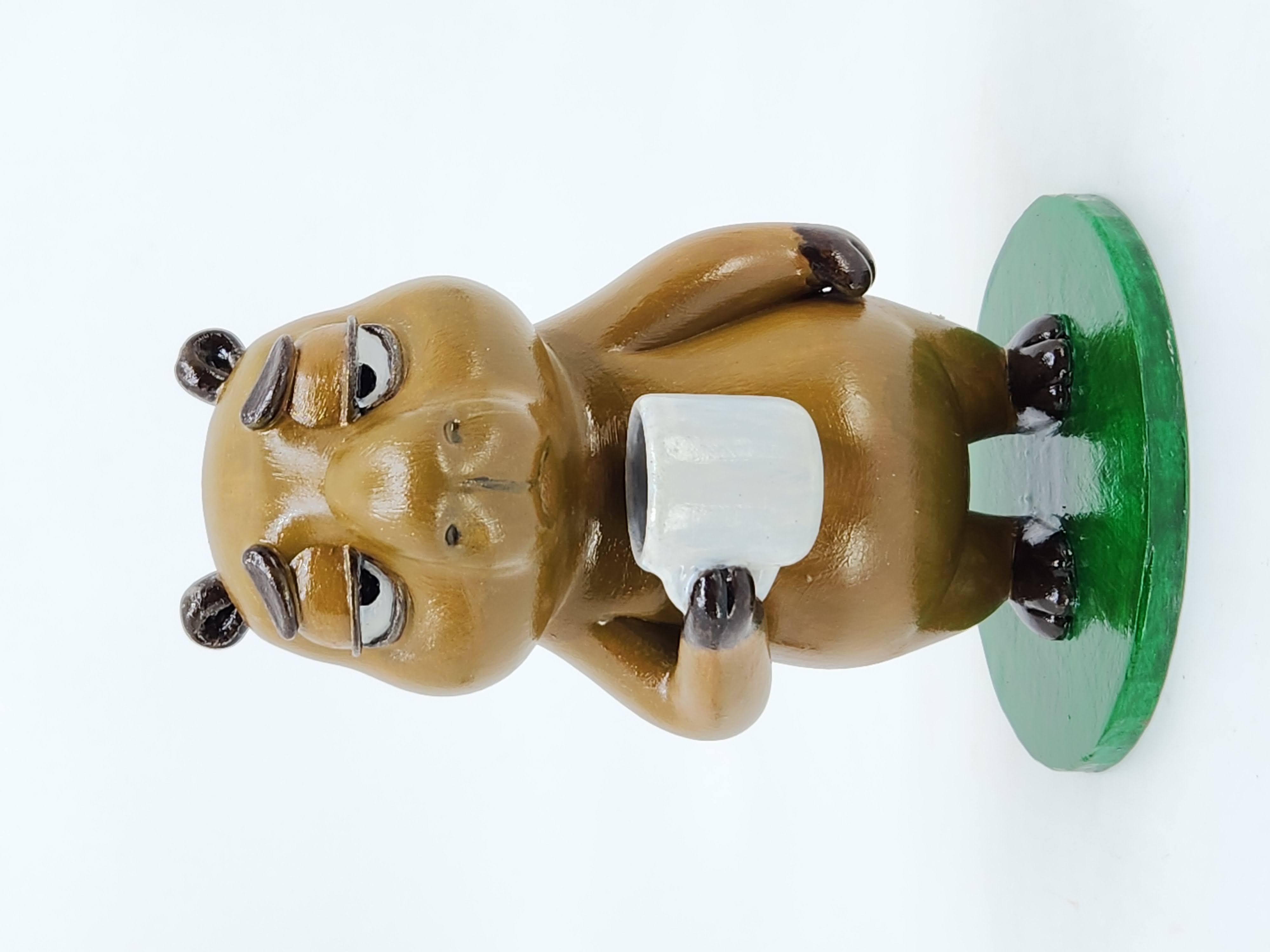 Escultura da Capivara Tomando Café