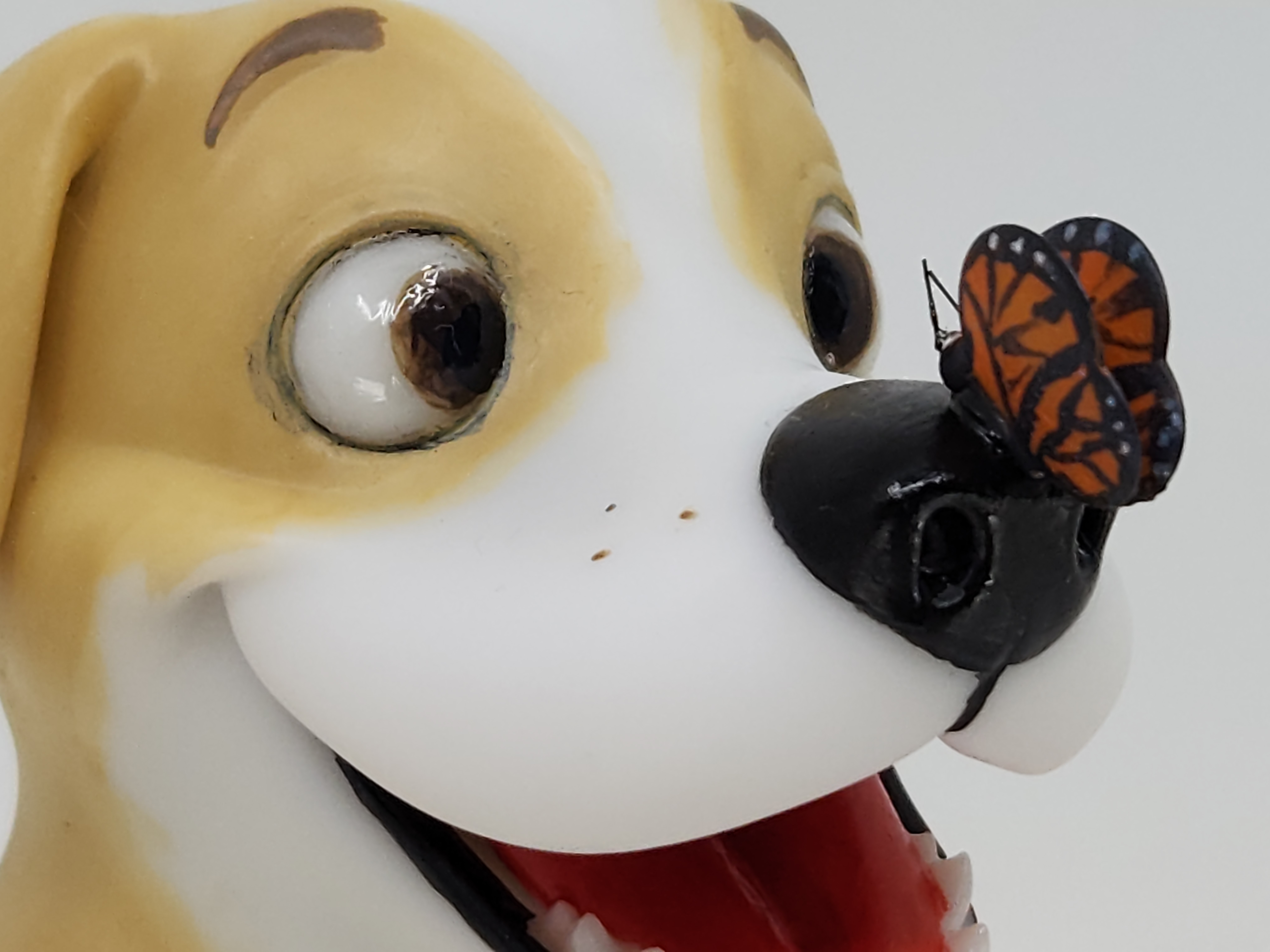 Miniatura do Banzé, cãozinho artesanal em resina